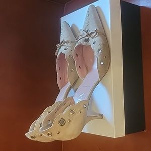 Vintage Prada made in Italy leather high heels with scallop details